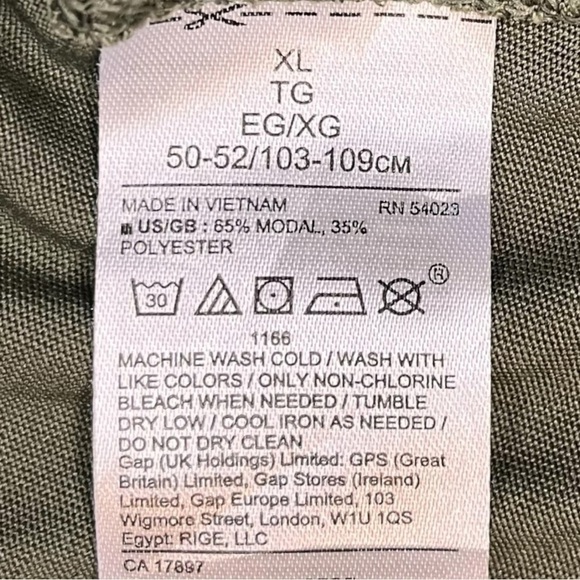 Coord Set: H&M High Waisted Skirt & Banana Republic Tank (Wardrobe Essential) - Picture 15 of 15